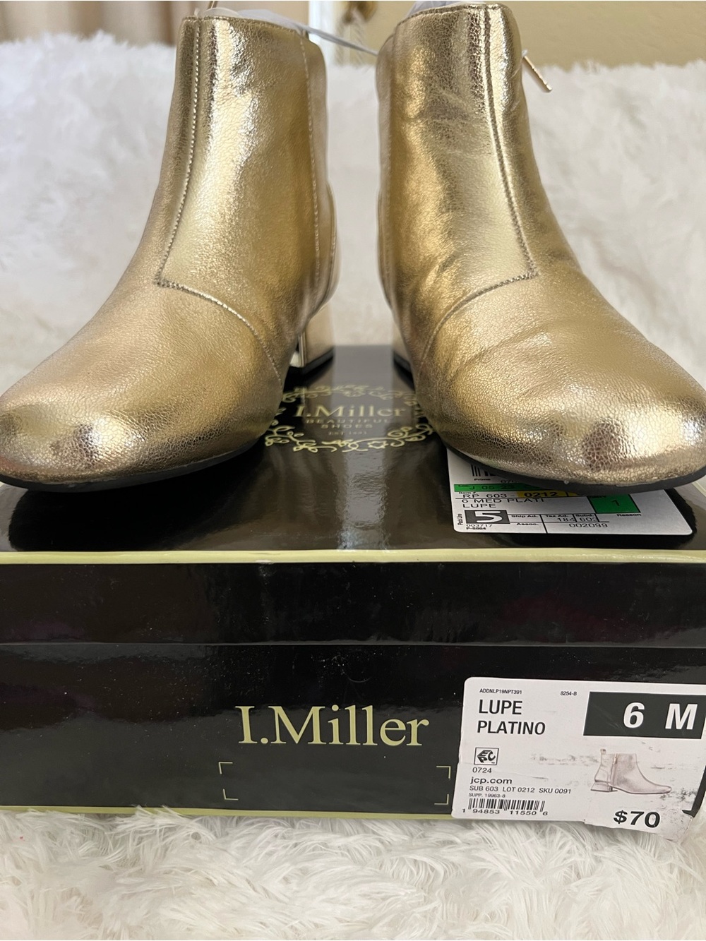 I. Miller Big Girl’s Ankle Boots Gold, size 6